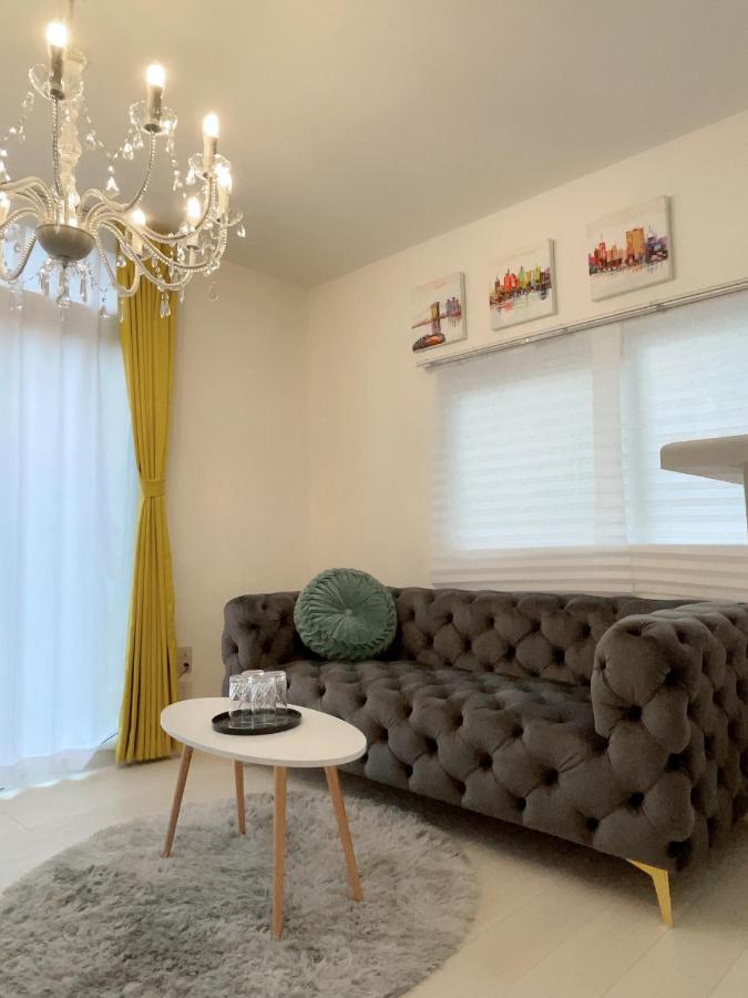 Sunflower 1 Apartment